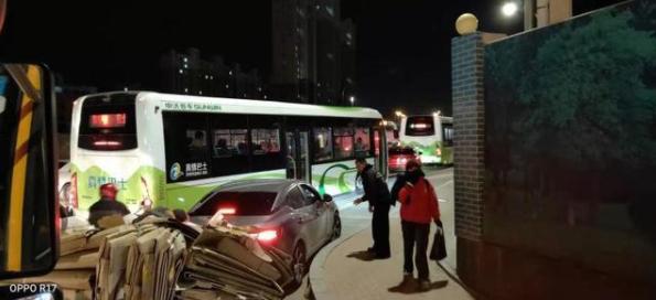 150包月接送，這樣的“校車”，你敢讓孩子坐嗎？